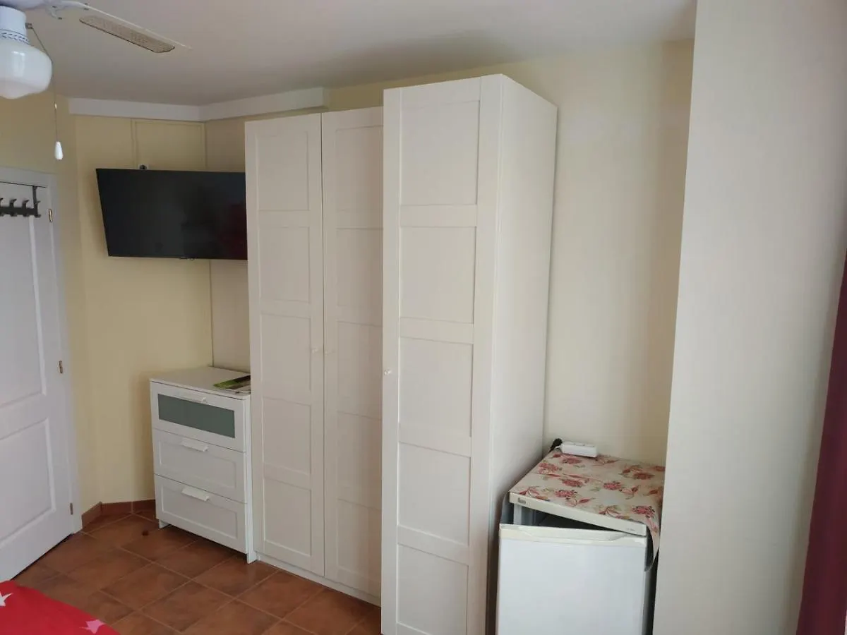 Habitacion Con Refrigerador Propio Cerca Del Aeropuerto San Isidro  San Isidro (Tenerife)