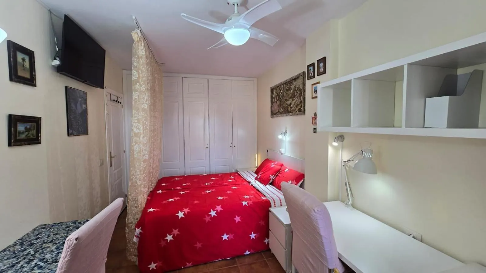 Homestay Habitacion Con Refrigerador Propio Cerca Del Aeropuerto San Isidro  Spain